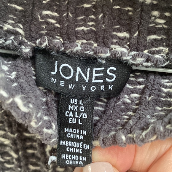 Jones New York Sweater - Picture 3 of 8